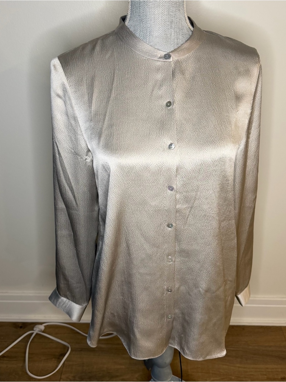 Eileen Fisher XS/TP Silk Metallic Silver Mandarin Collar Shirt